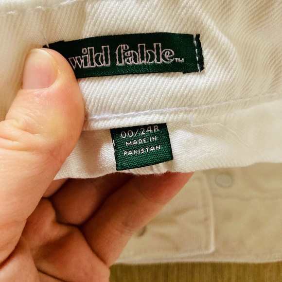 NWT Wild Fable Highest Rise White Denim Mom Shorts - Picture 8 of 8